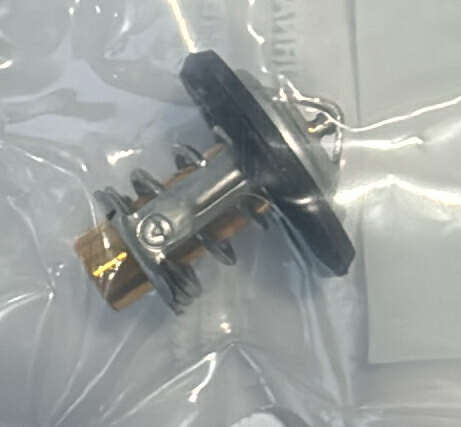 [8M0223832] Mercury 40 - 60 HP EFI 4 Stroke Thermostat incl seal ssf (8M0223832)